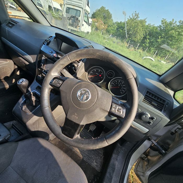 OPEL ZAFIRA 1.7 дизел на части само.