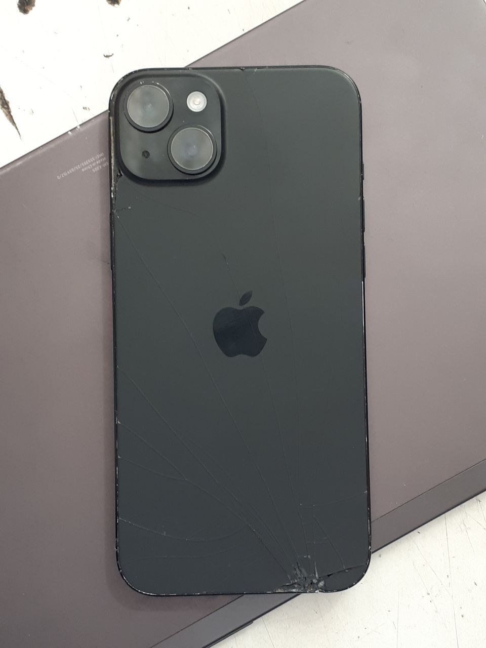 iPhone 15 Plus zapchastga icloud