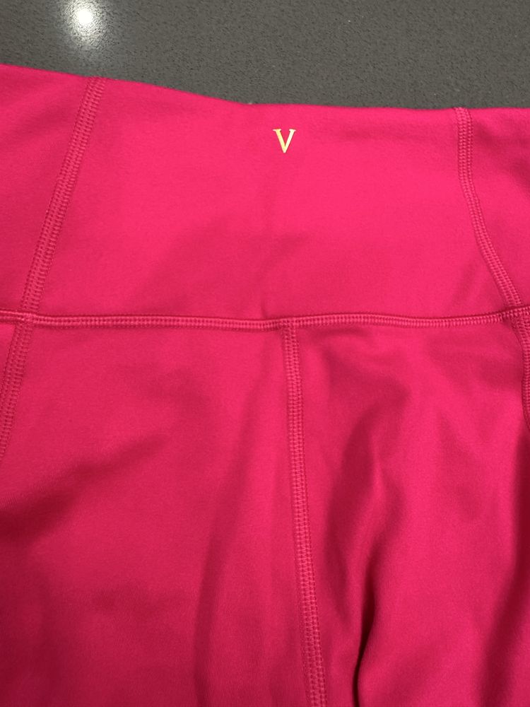 Нови клинове Victoria’s Secret, ZeroFit, долнище Armani, xs