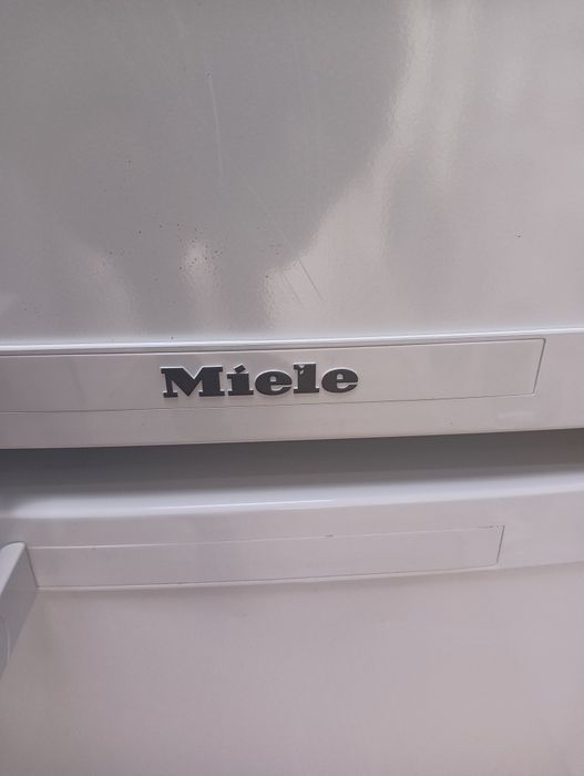 Комбиниран хладилник с фризер Миеле Miele с 2 години гаранция!