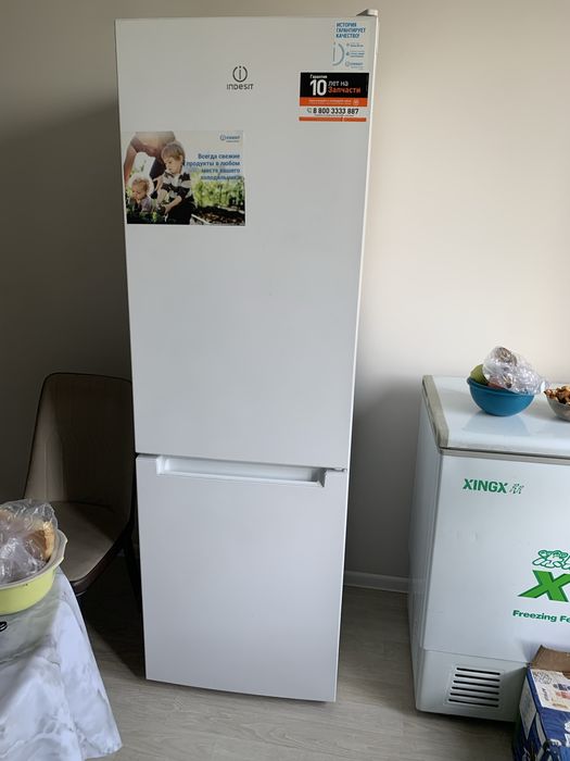 Холодильник Indesit