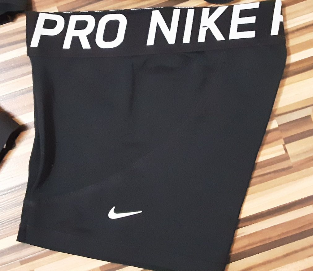 (S) NIKE,NIKE PRO оригинални клинове, бюстиета, топове