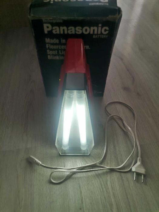 Фенер с зареждаща батерия на 4.5V