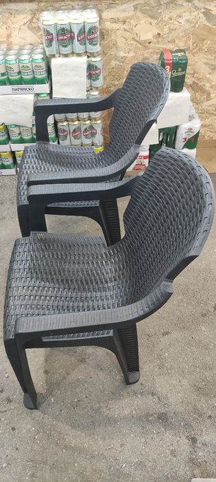 Пластмасови столове