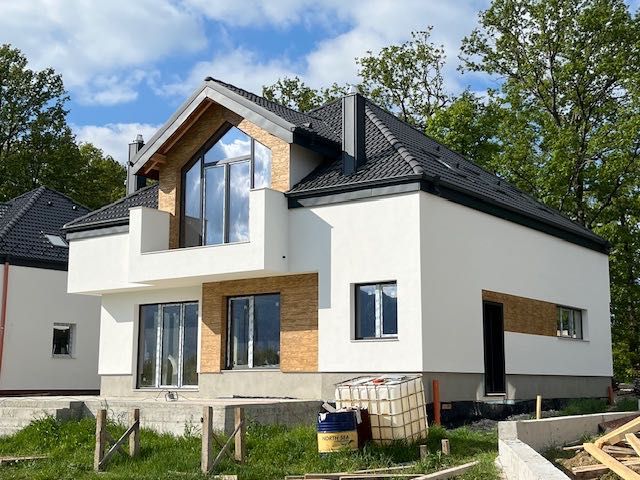 Продава се Къща в Перник, Център - 242 кв.м за 1715 €/кв.м - Снимка #2