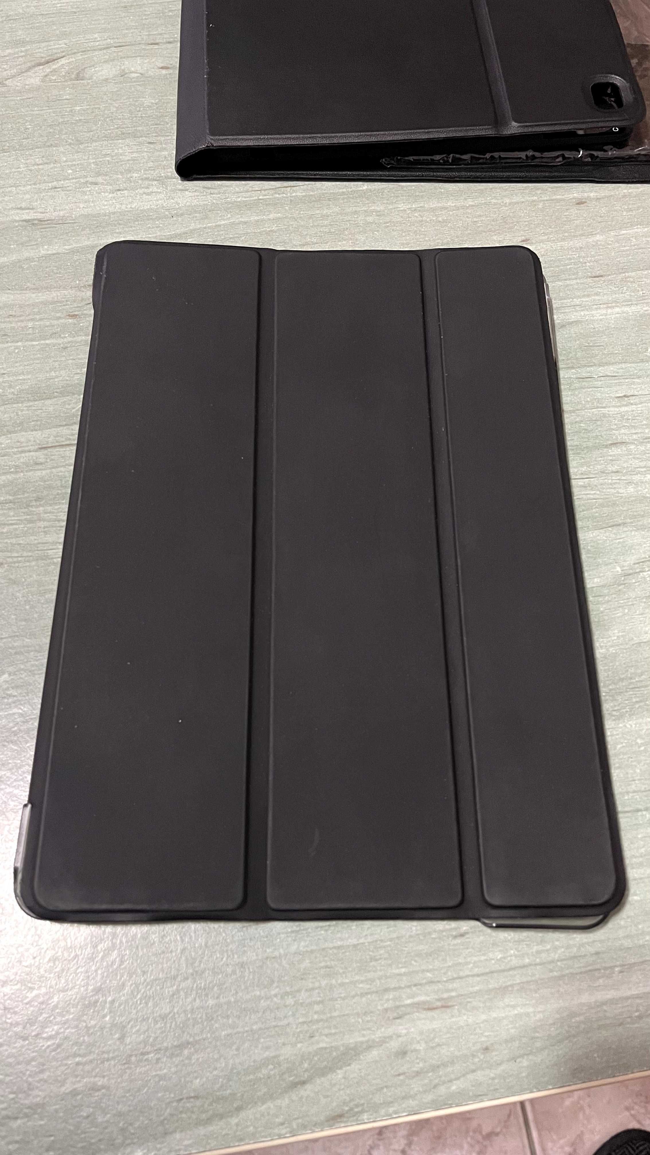 Намален! iPad 8th Gen 10.2, 128 GB, WiFi плюс аксесоари