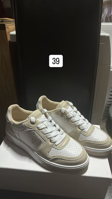 Маратонки оригинални guess