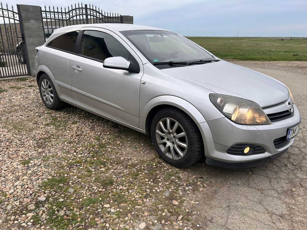 Vind Opel Astra GTC 1.6 benzina +gpl ieftin 2750 neg