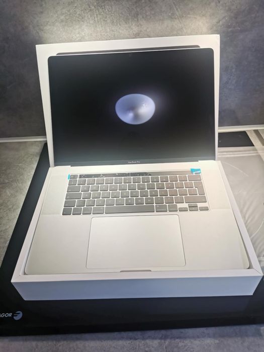MacBook Pro 16 inch