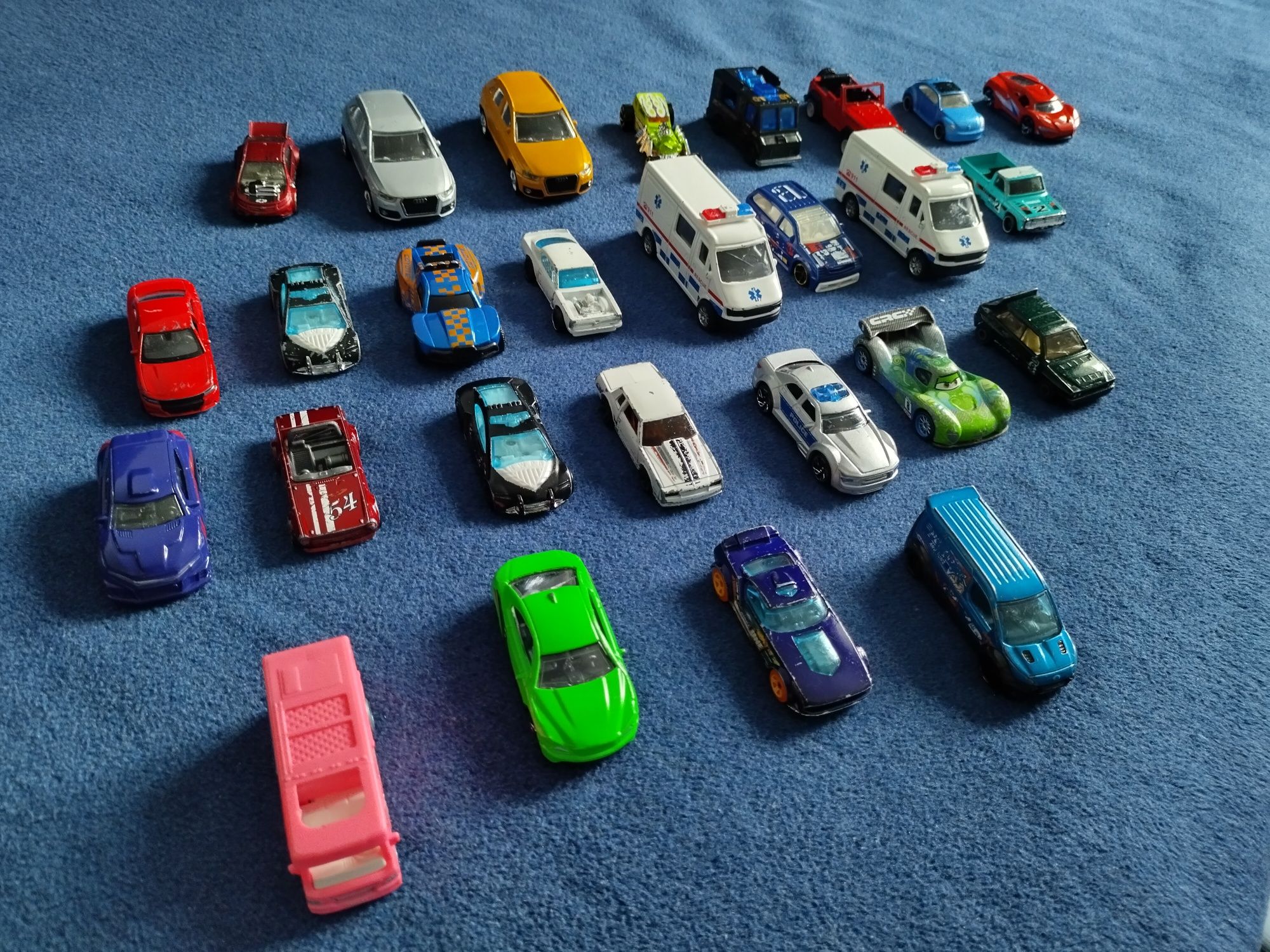 Lot masinute( hot wheels, pixar, etc.)