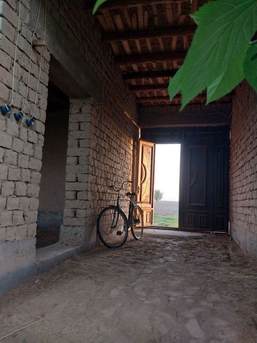 Hovli sotiladi Yangibog