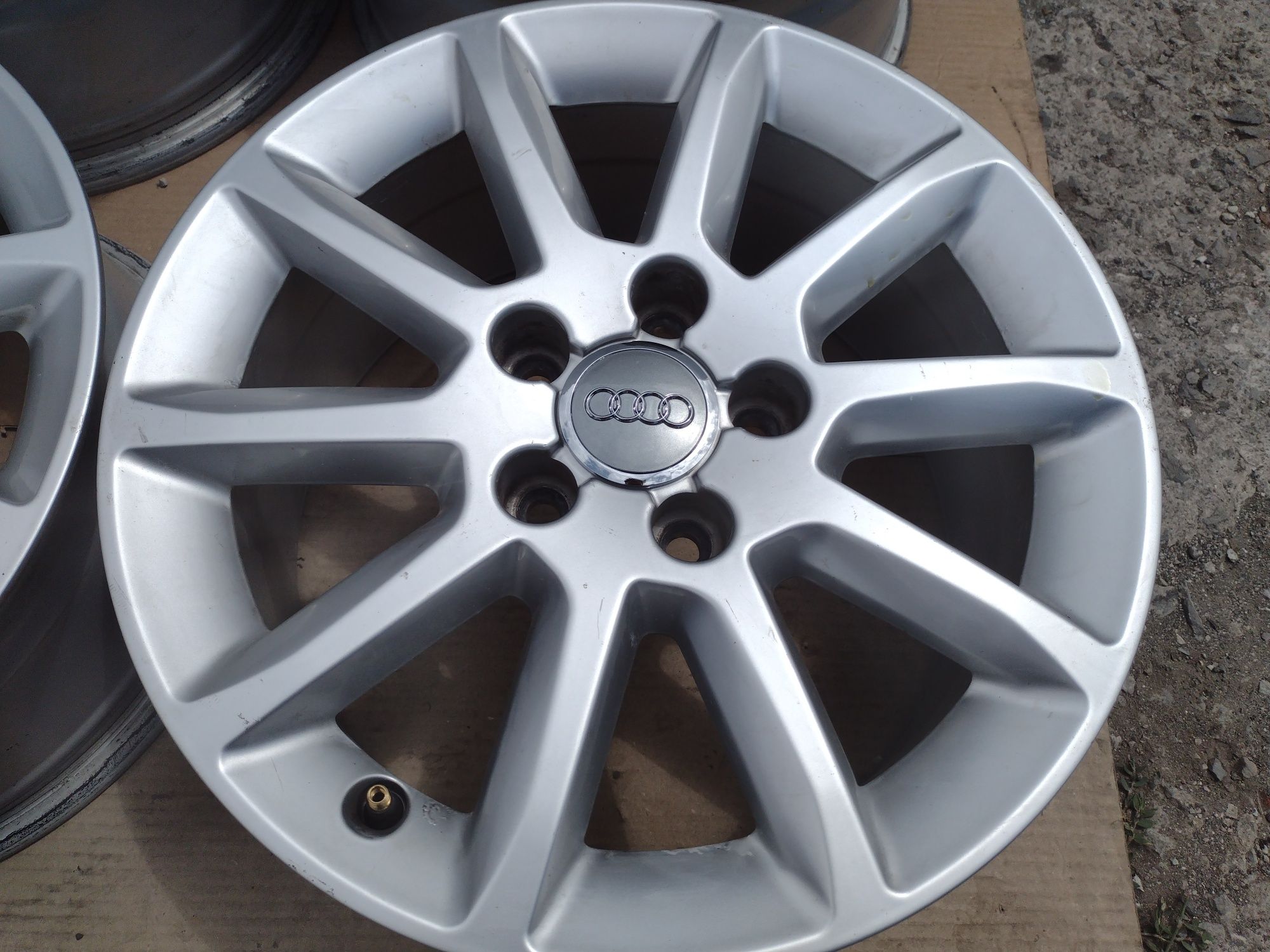 Перфектни 16-5х112 ЕТ45 7j Audi A4