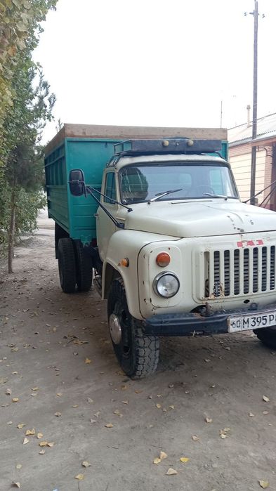 Gaz 53 sotiladi.