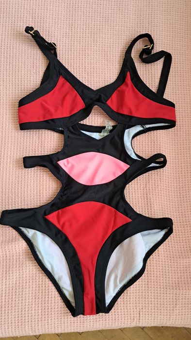 оригинален бански костюм размер s/m