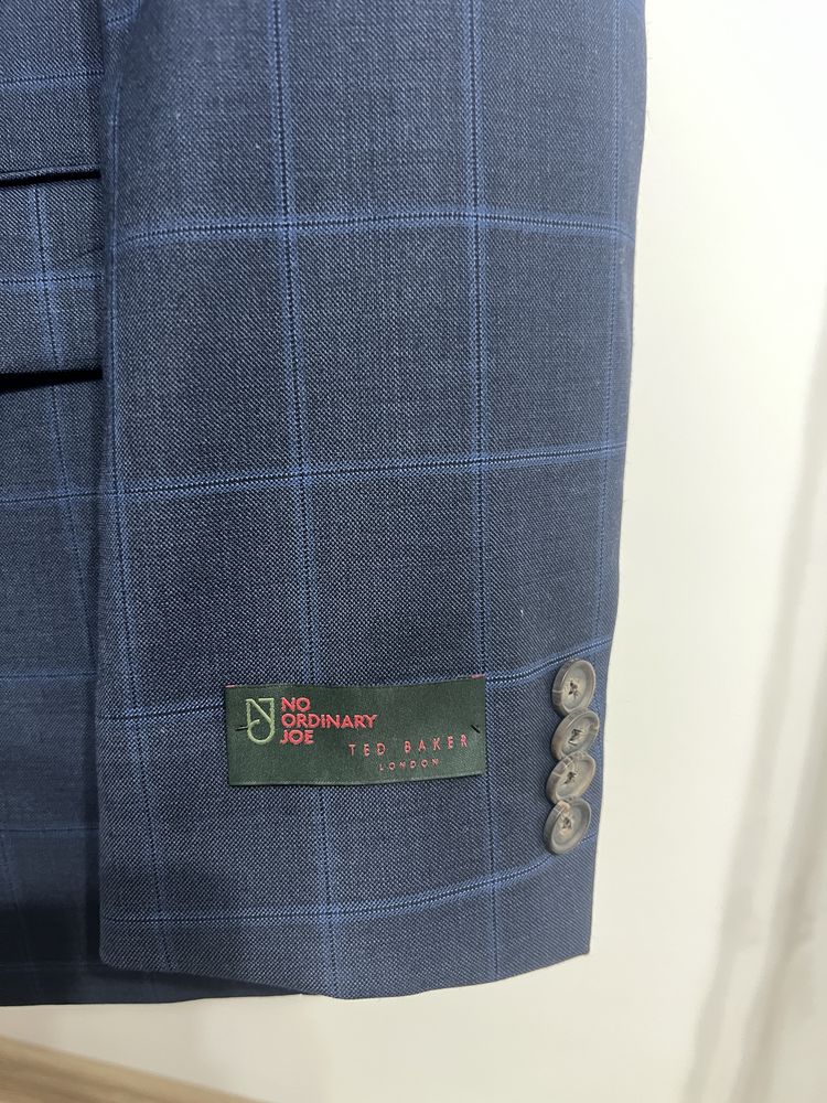 Costum barbati Ted Baker din lana marimea 42 R