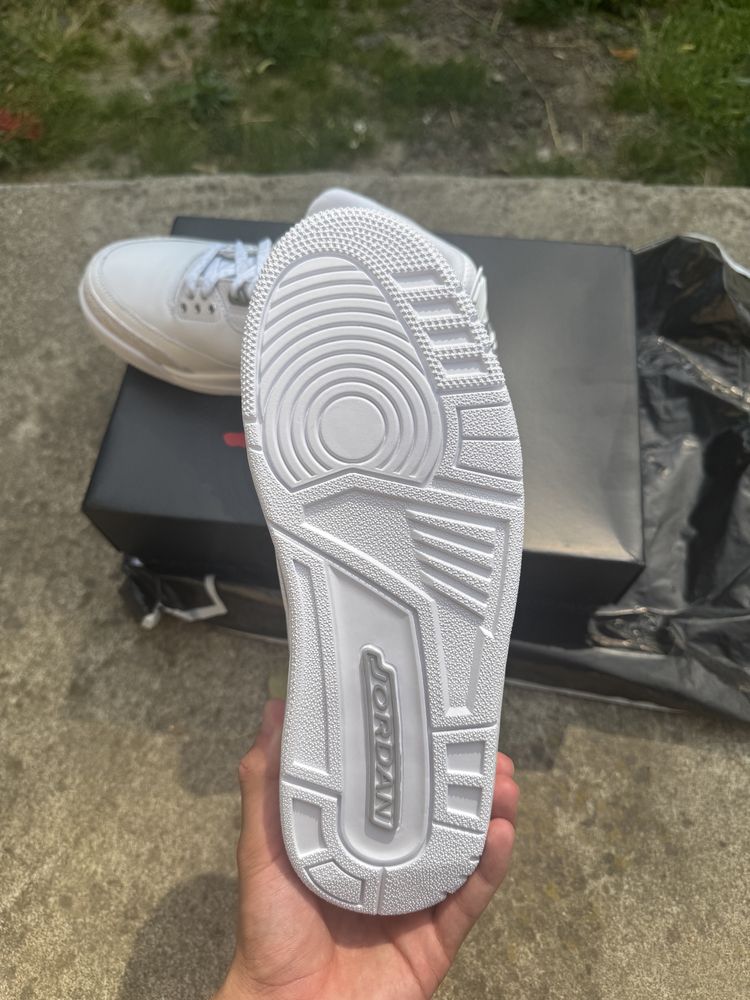 Jordan 3 Pure Money marimea 41