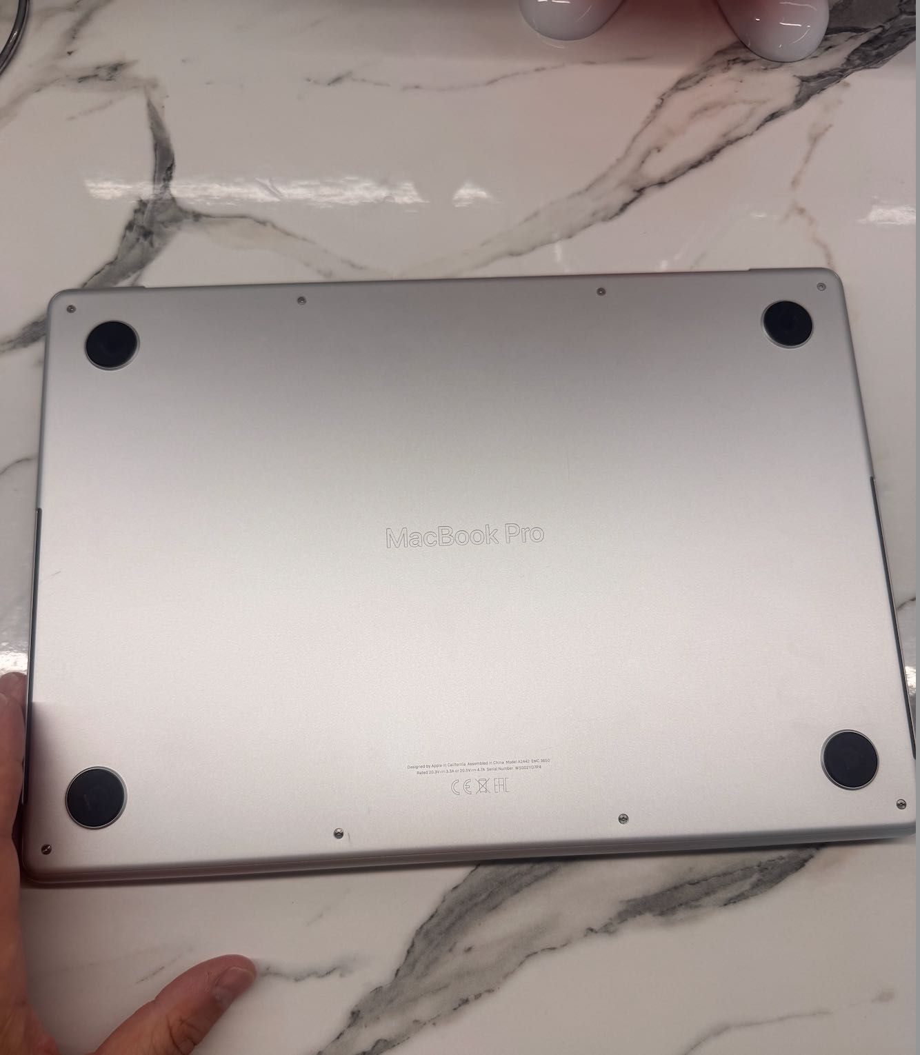 Продавам MacBook Pro 14" M1 Pro / 16GB RAM / 1TB SSD – ОТЛИЧЕН!
