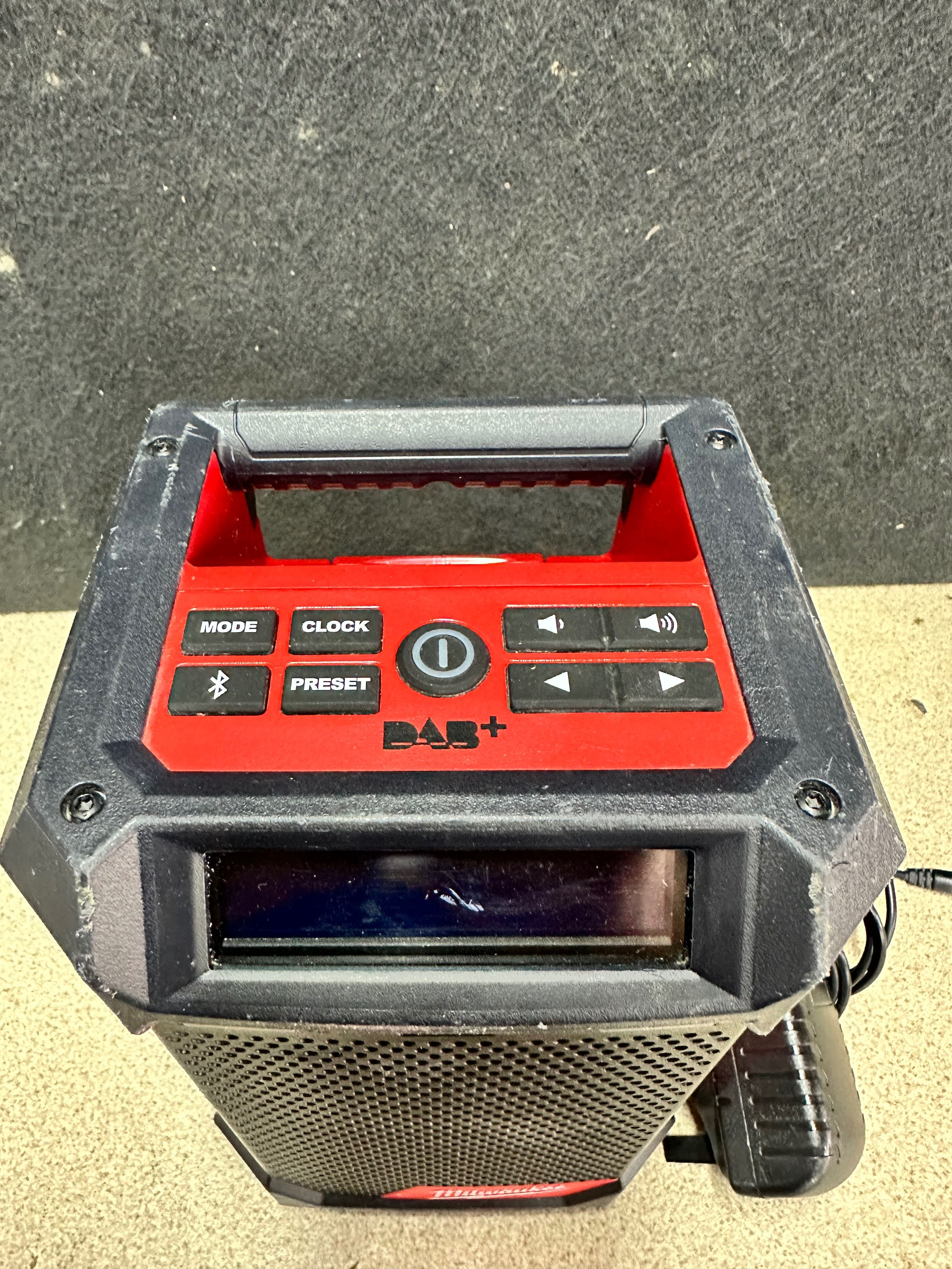 Milwaukee M12 RCDAB+ радио