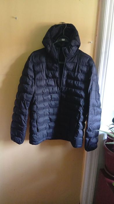 Продается куртка и ветровка