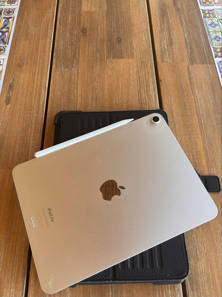 Като Нов Ipad air 5 2022 64gb wifi + apple pencil 2