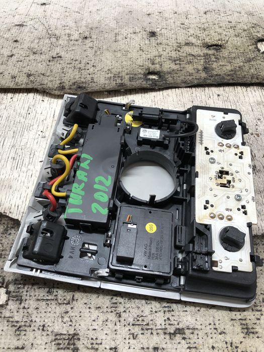 plafoniera volkswagen touran 2.0 motorina 2012