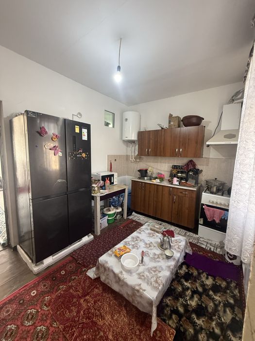 UY SOTILADI MADYAT MAXALADA 2 sotik 3 xona barcha sharit bor