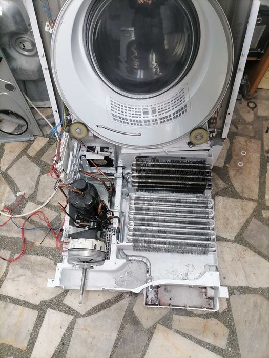 Сушилня Hotpoint Ariston за части.