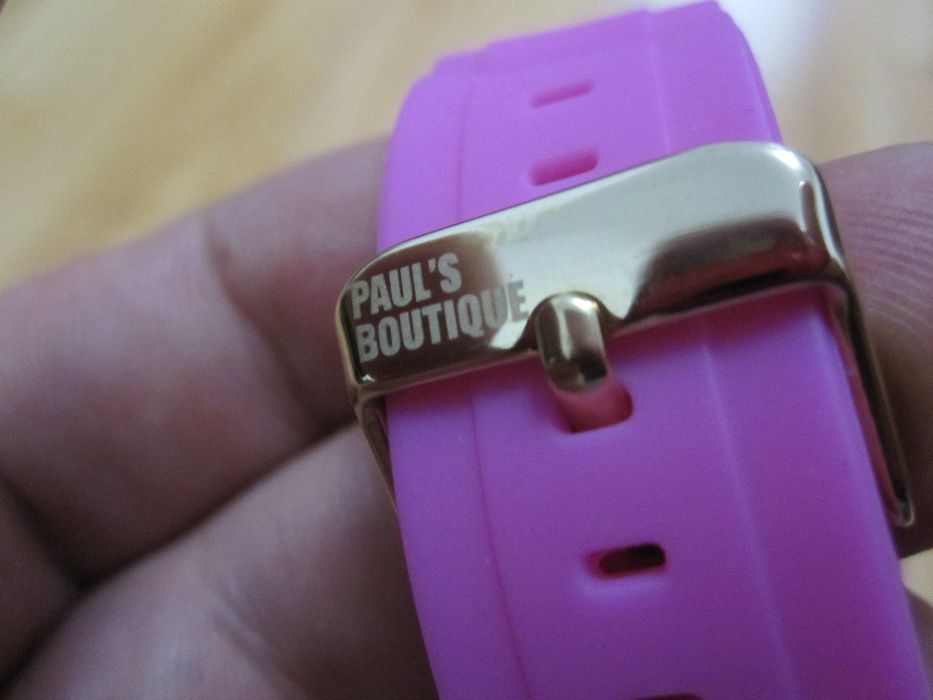 Ceas superb Paul's Boutique,nou,la cutie,incrustat cu pietre-ieftin