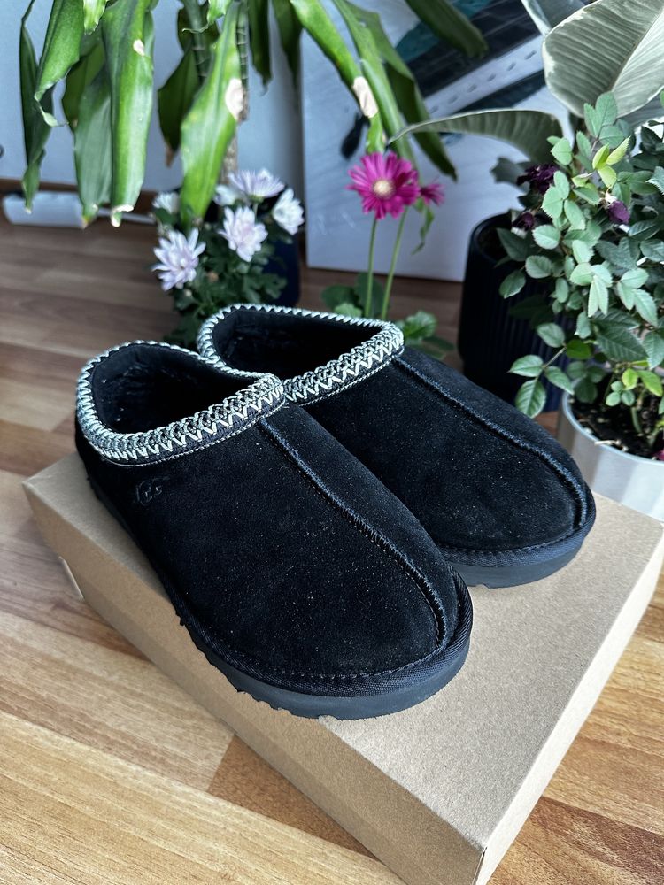 UGG Tasman Black