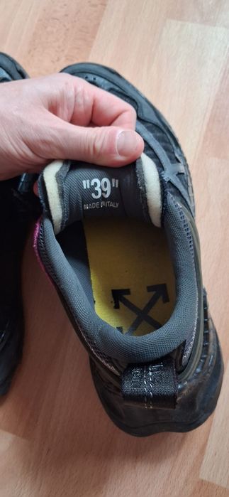 Adidași off- white