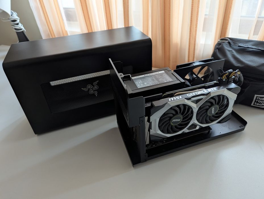 eGPU Razer Core X кутия за външна видео карта