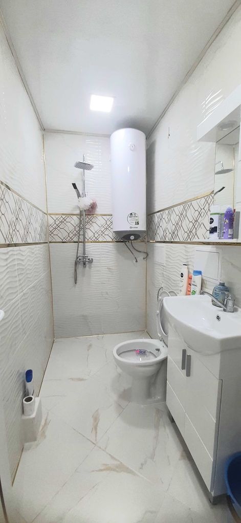 Продава се Тристаен апартамент в Търговище, Център - 79 кв.м за 820 €/кв.м - Снимка #2