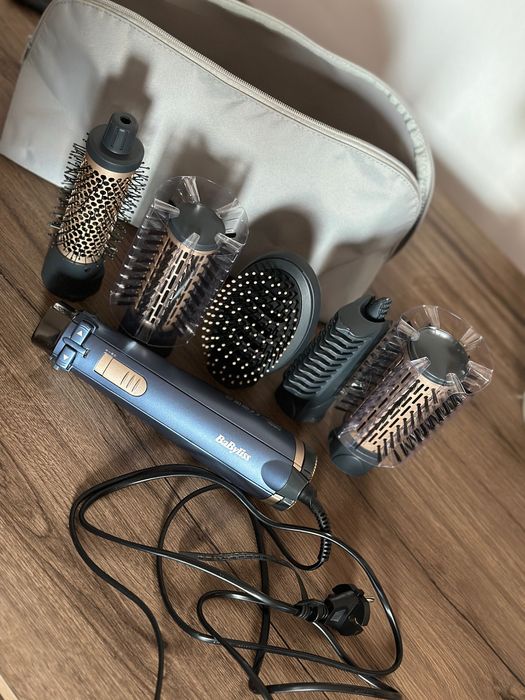 Vând perie rotativă BaByliss Frizz-free Airbrush AS966ROE