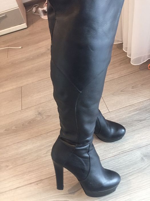 Cizme peste genunchiRoberto Boticelli