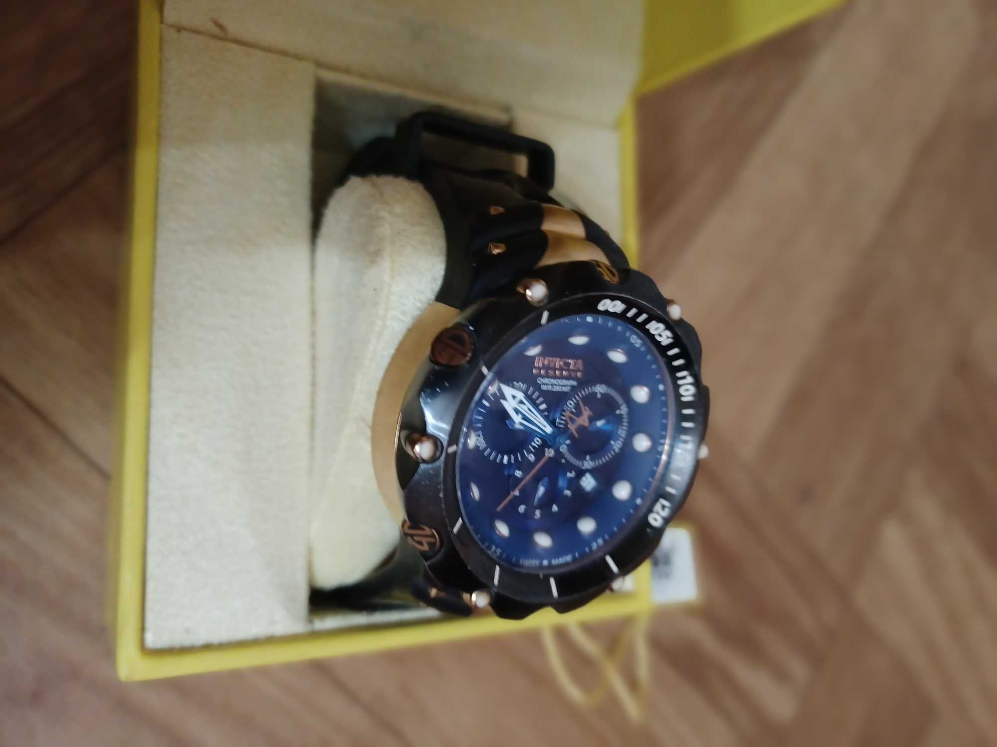 Оригинален часовник Invicta venom 2 reserve 1525 (цена нов 1995$)