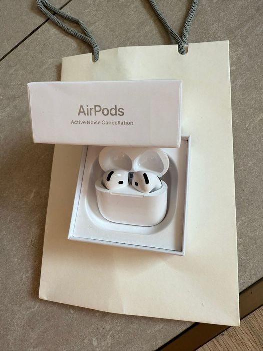 Airpods 4 noise cancellation