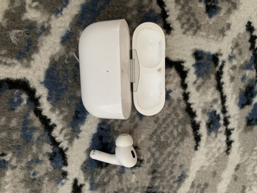 Airpods pro2 type c sotiladi original