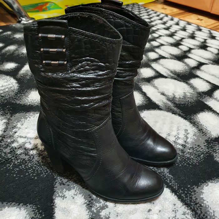 Продам женские сапоги, казачки осенние