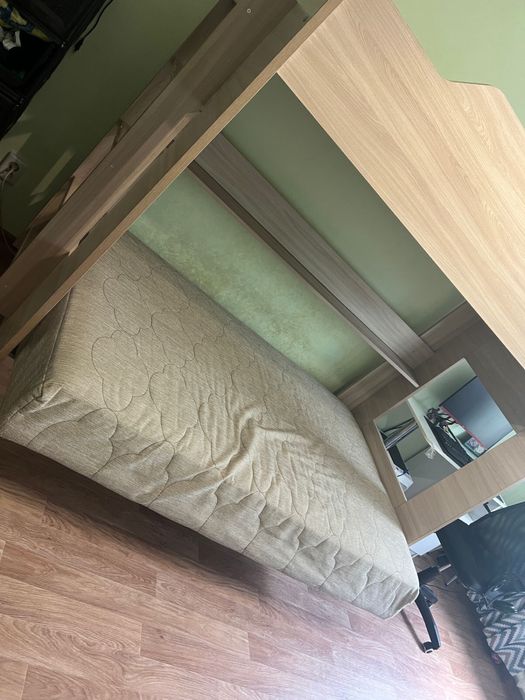 Продам двухярусную кровать