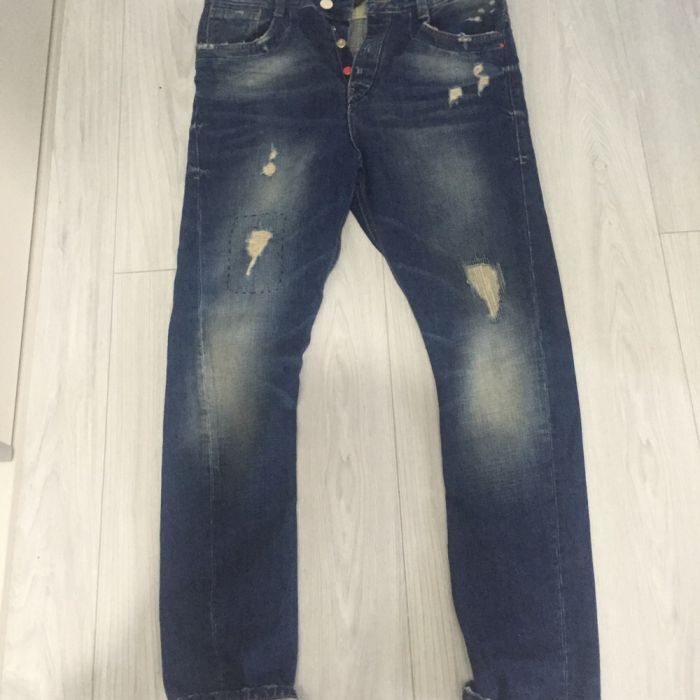 Vând blugi pull and bear