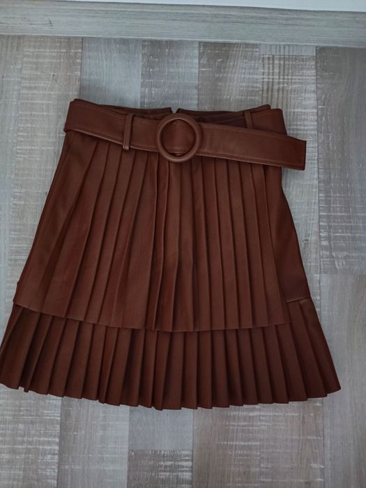 Нова пола в кафяво