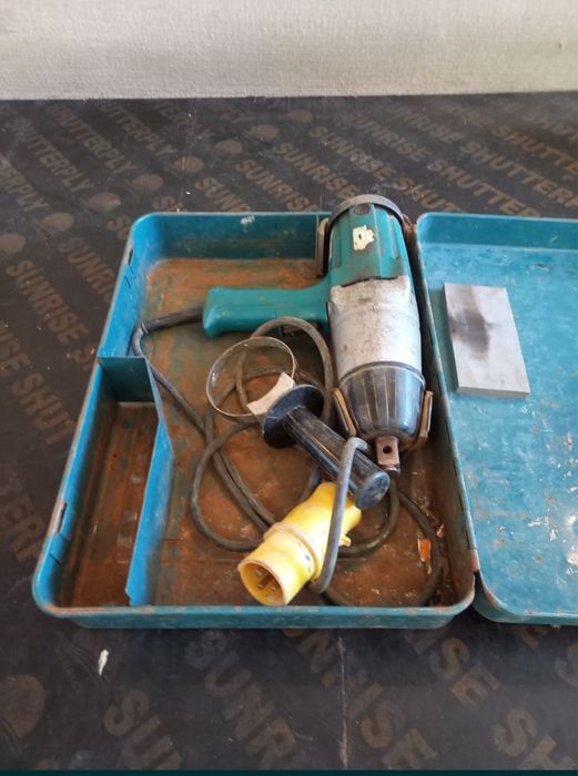Гайковерт Makita работи перфектно