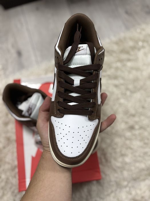 Nike dunk brown.
