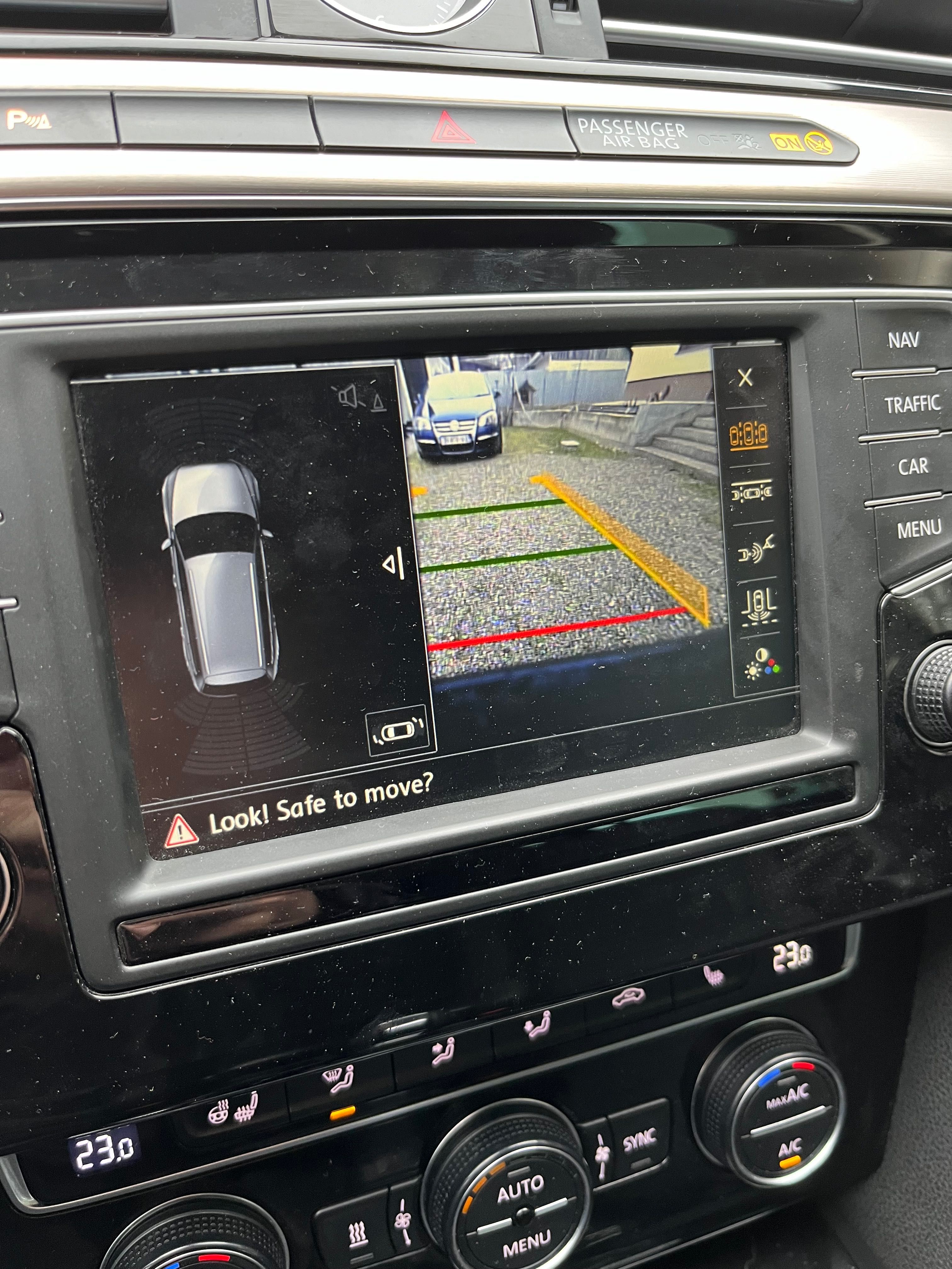 Ecran central cu ramă și modul mib vw passat b8