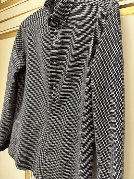 Продается плотная рубашка, идеально для зимой или осенью размер М