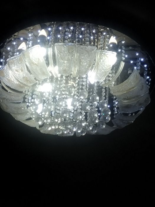 Люстра 5000ге сатылады