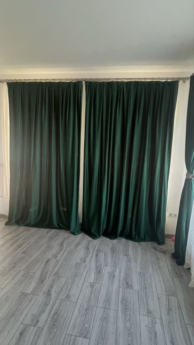 Draperie verde smarald