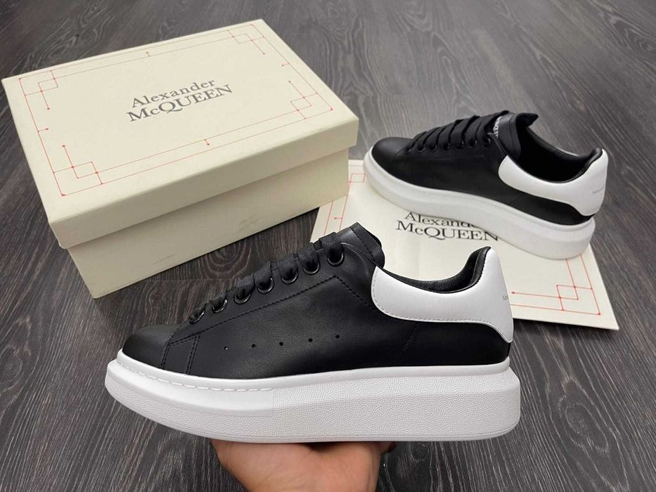 Adidasi Alexander McQueen black & white full box