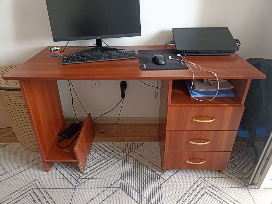 Стол компьютерный (письменный)