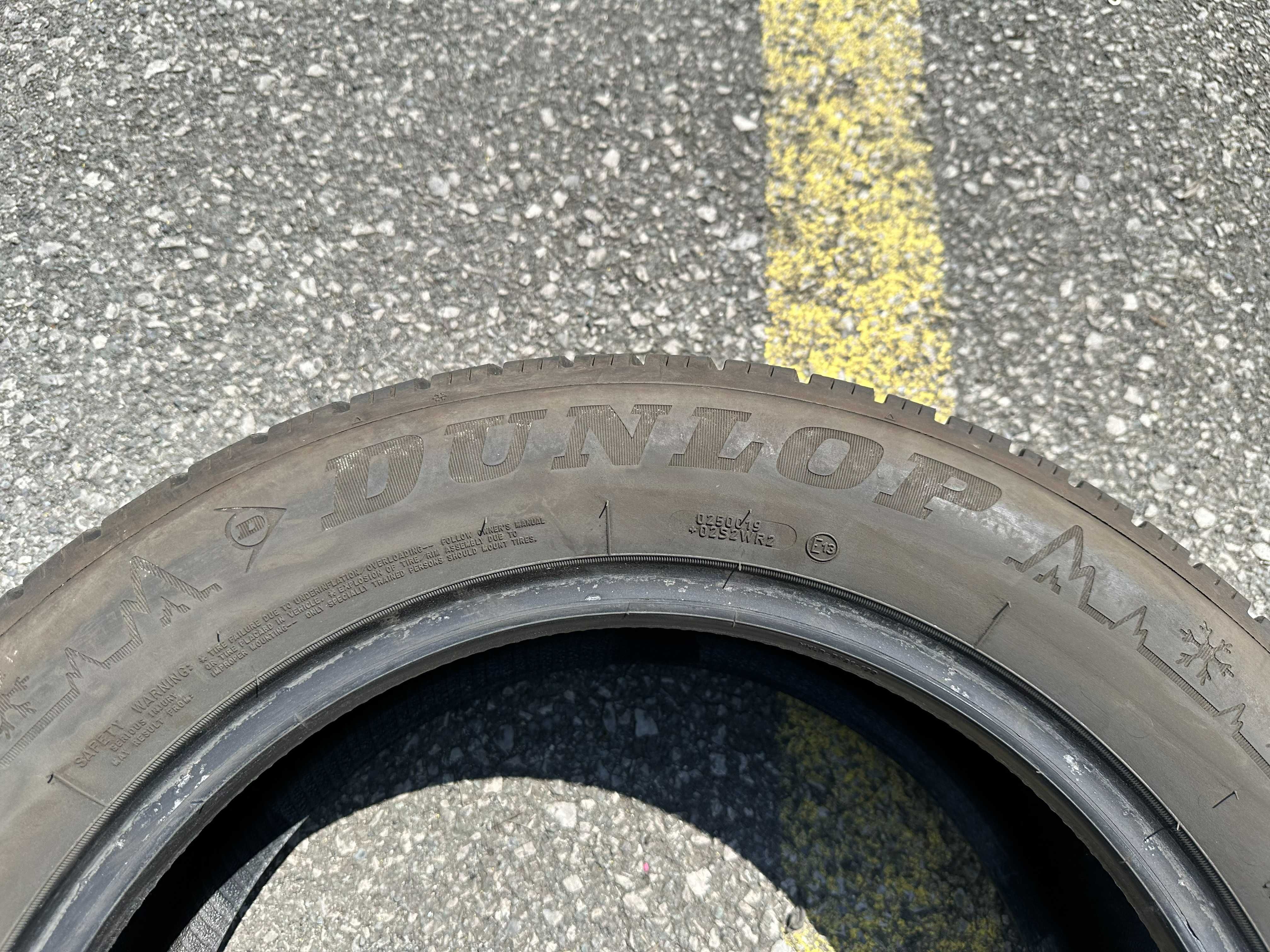 зимни гуми DUNLOP  215/60/17 с ДОТ 32/2018г.